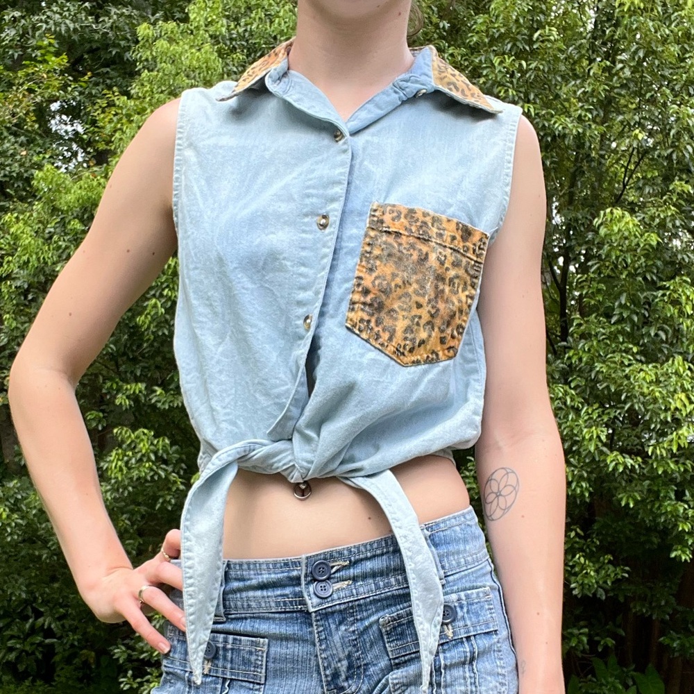 3/$30 Vintage Hand Painted Top